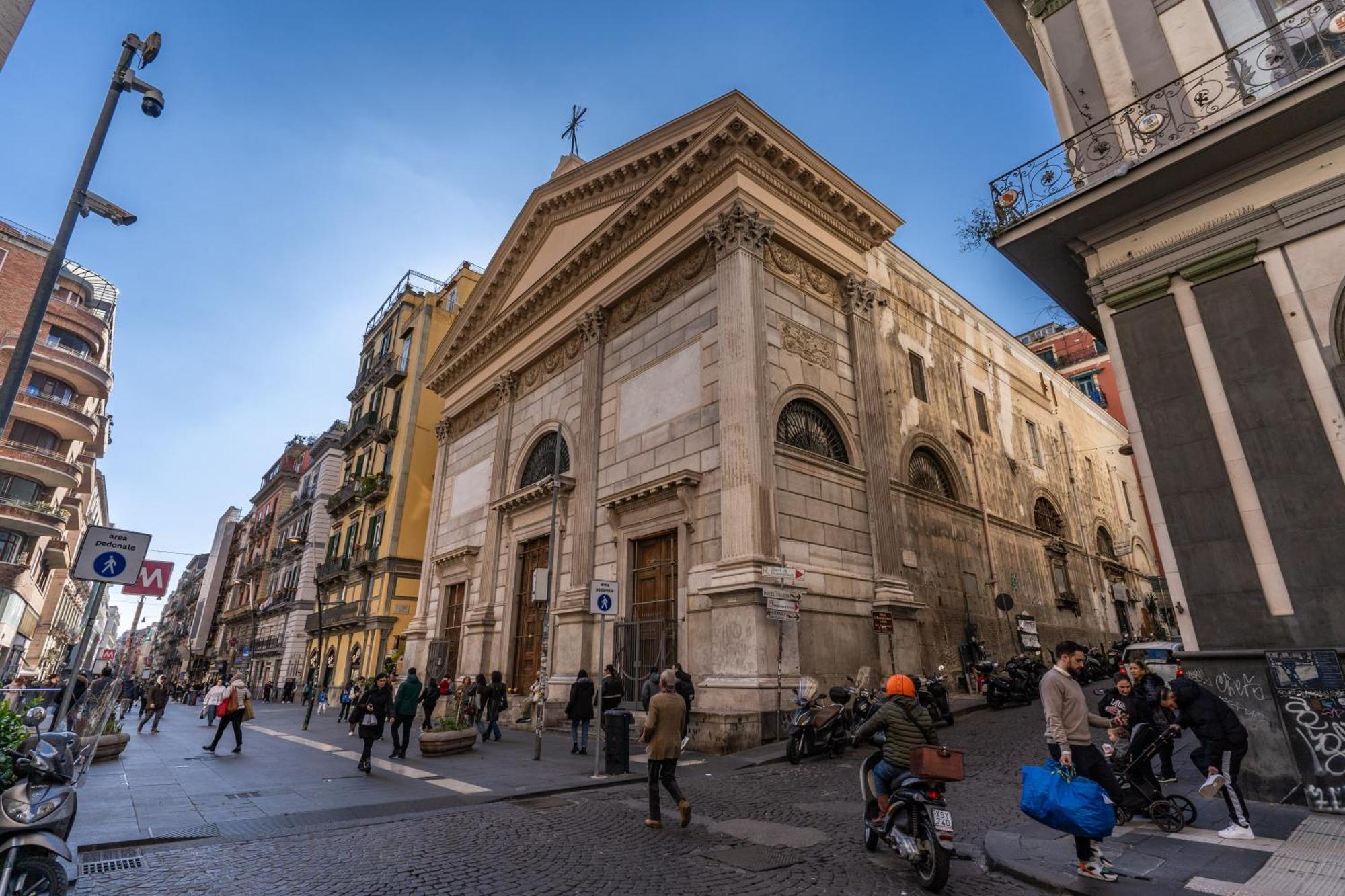 Due Porte A Toledo Napoli Bagian luar foto